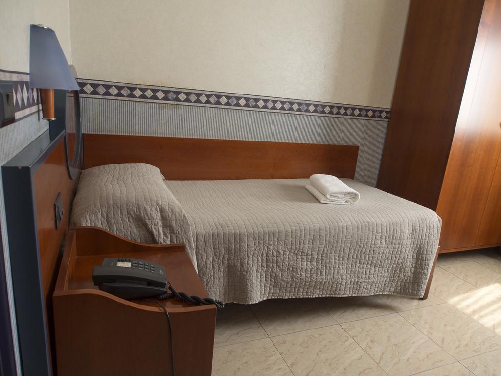 Hotel Kroma Ragusa Luaran gambar